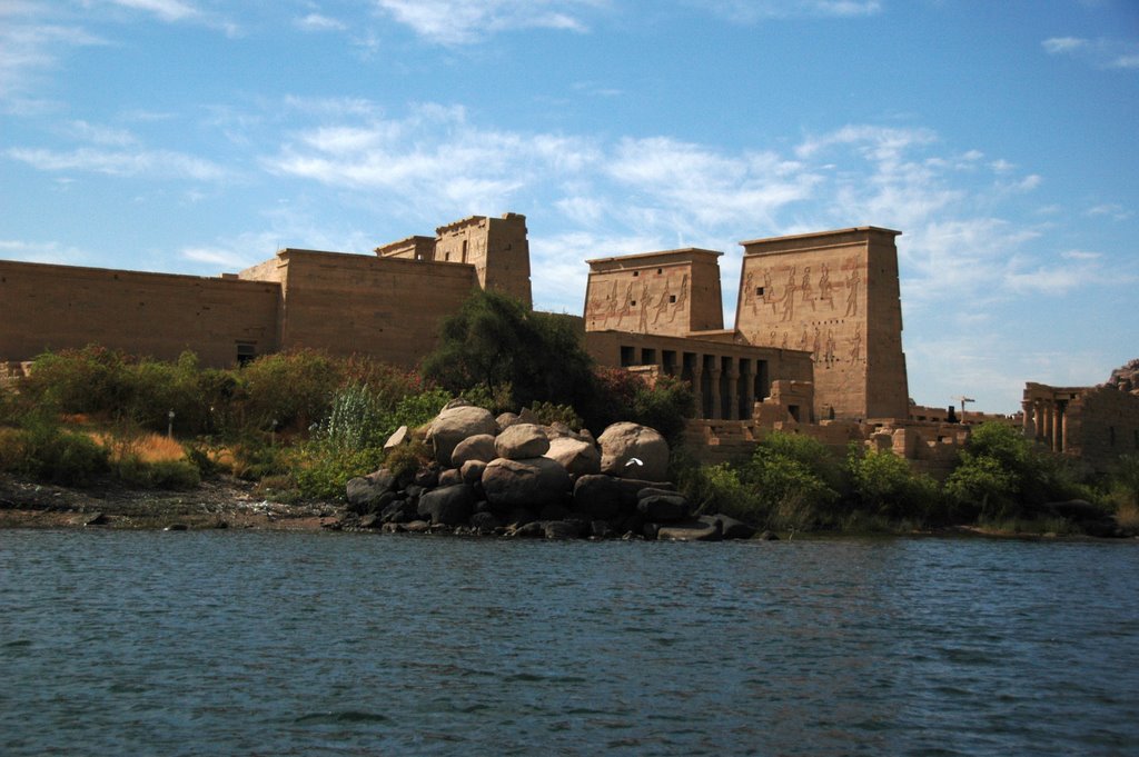 Philae Temple by ubishi