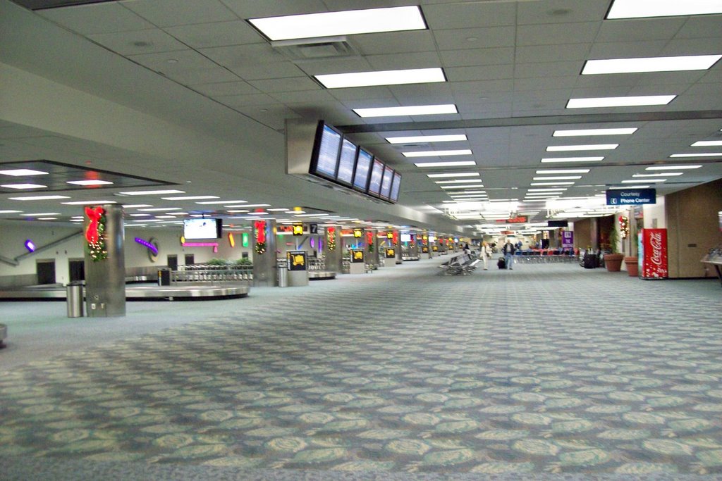 Fort Lauderdale / Hollywood International Airport. Terminal 3 Arrival area. by Ingeniero100