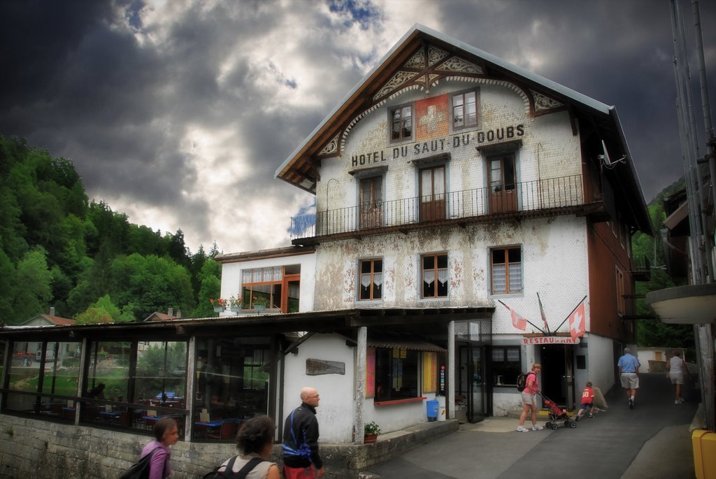 Hotel du Sauts du Doubs by taylor_s2