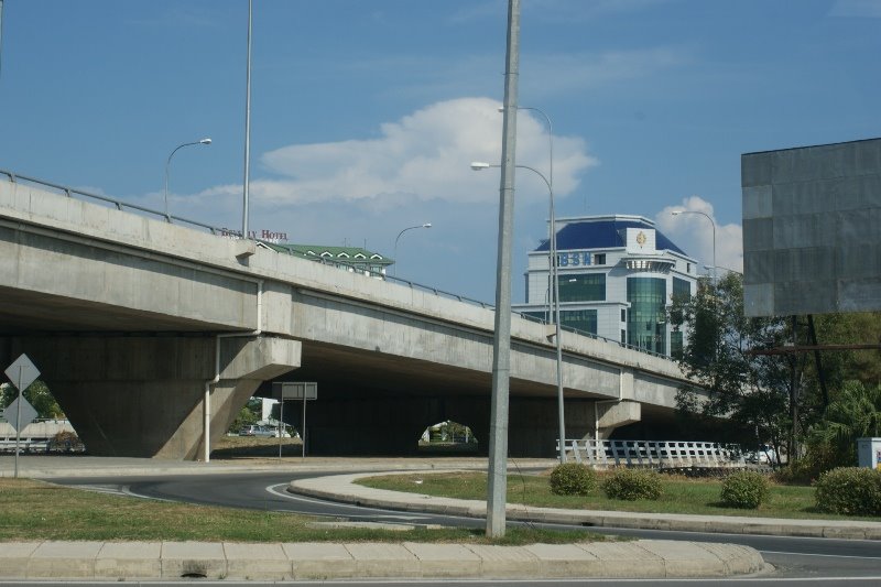 FLYOVER @ JALAN KEMAJUAN - JALAN TUARAN by mohd salim yunus