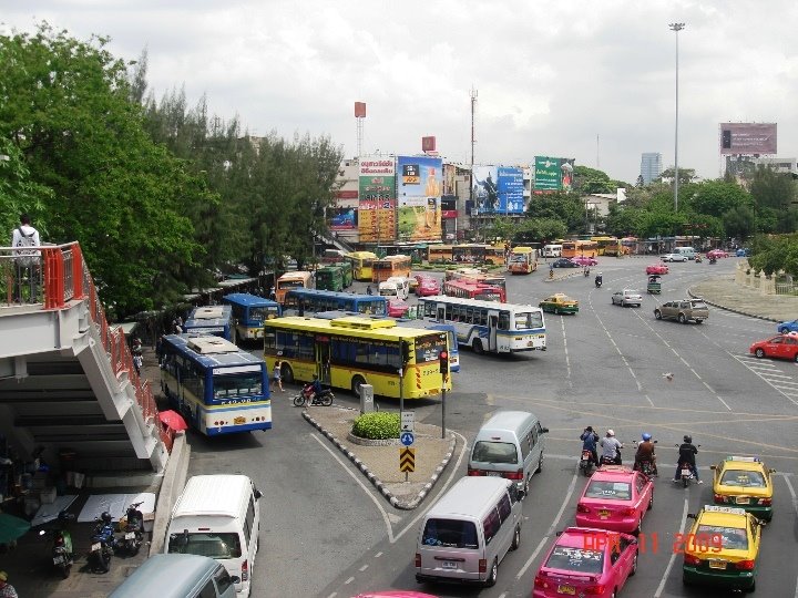 Bus interchange by John Wagenvoort