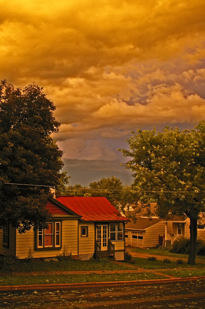 Storm light over Platteville, Wisconsin, 24 July 09. by Todd Stradford