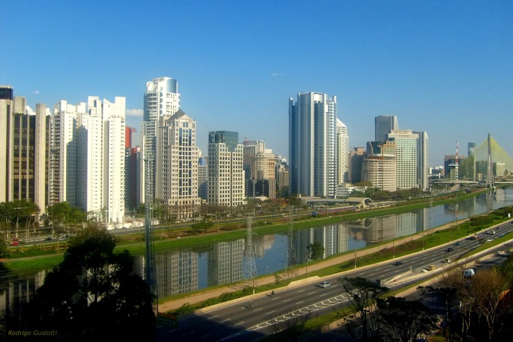 Skyline Marginal Pinheiros de São Paulo by Rodrigo Guidotti