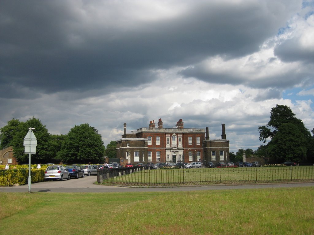 Dark skies over the Rangers House by Sidmotor