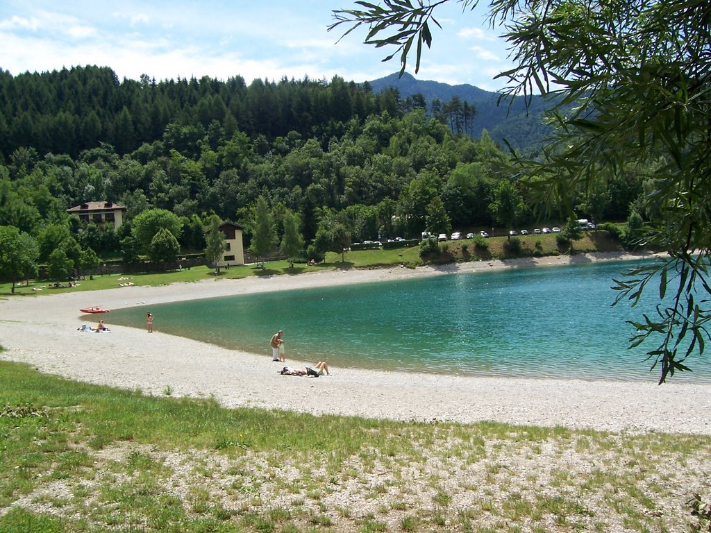 Lago di Ledro by gianingiro