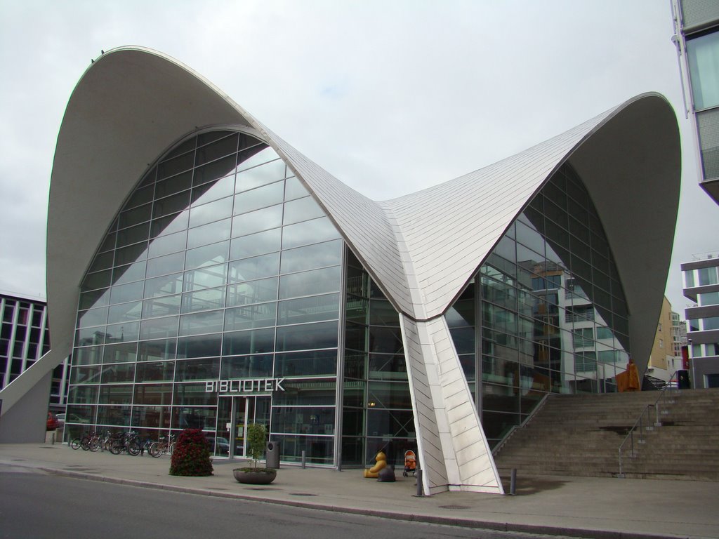 Norway - Tromsö - 13 - Bibliothek Library - 02 by Fabian Belza