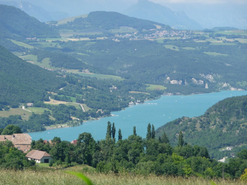 Vue sur le lac de monteynard by Fabrice Chovin-bayle