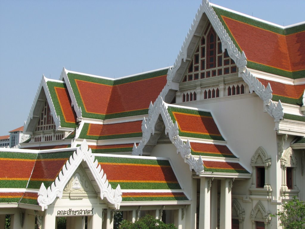 Mahachulalongkorn building, Chulalongkorn University by PenguinOpus