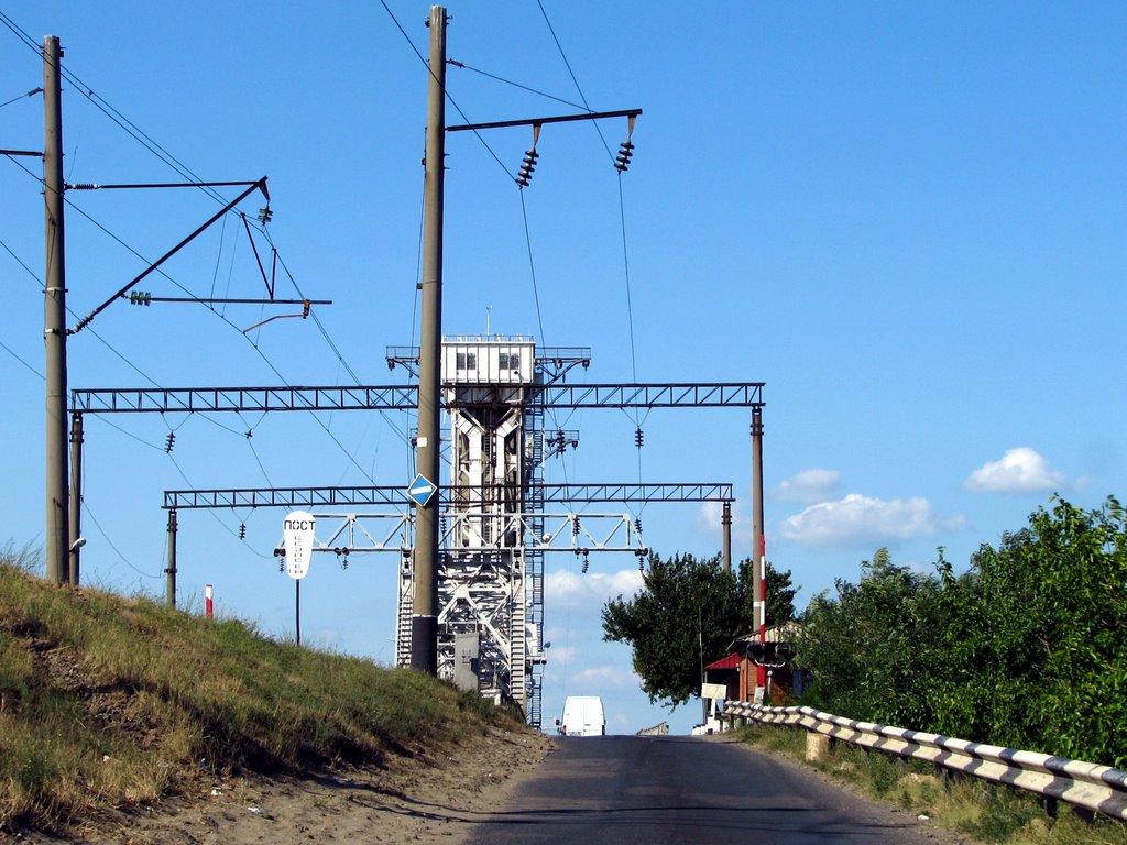 Railway and Motor Bridge over Dnestrovsky Estuary, Zatoka, Odessa oblast, UA by Sergei Leshchinsky