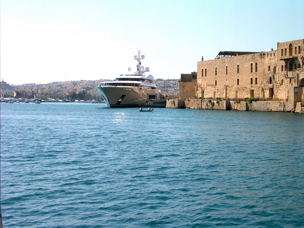 Malta - La Valletta by Giorgio Bazzocchi