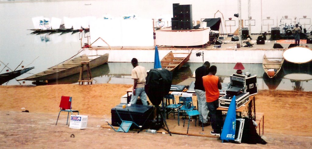 Preparations for Segou Festival 2007 by SHoweMBOU