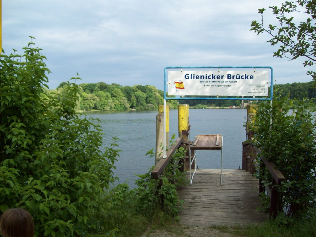 Glienicker Brücke by Alejandro Reimondo