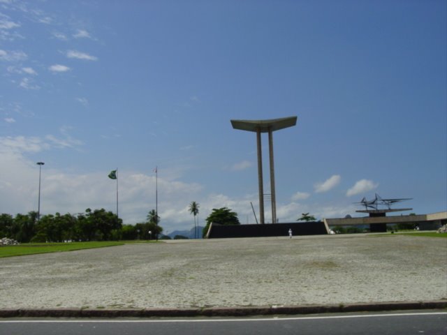 Monumento ao Soldado Desconhecido by Ασπασια Κουμιοτη