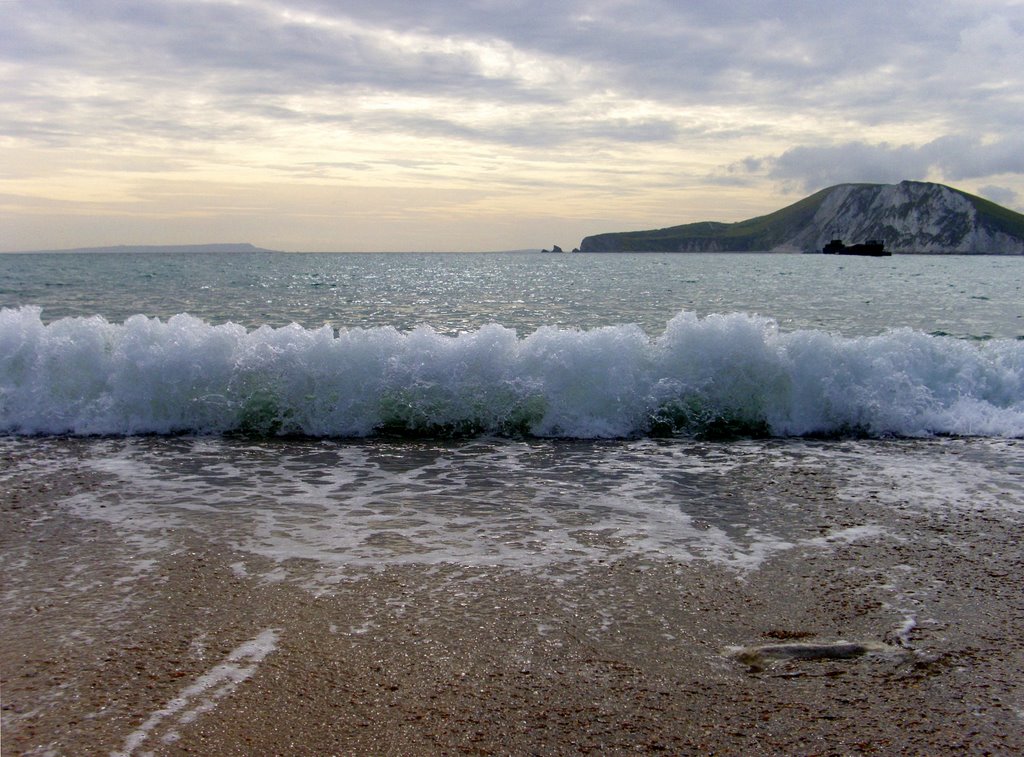 Breaking Wave, Worbarrow Beach by pete.t