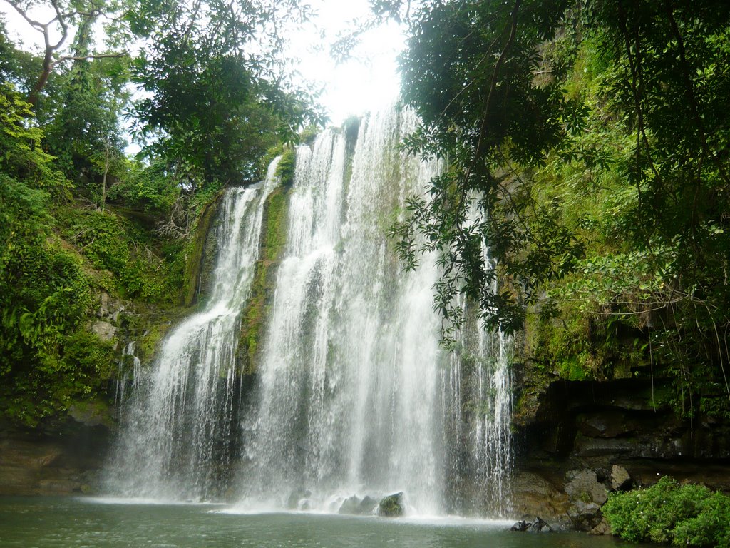 Catarata en Llanos de Cortés by Frankch10