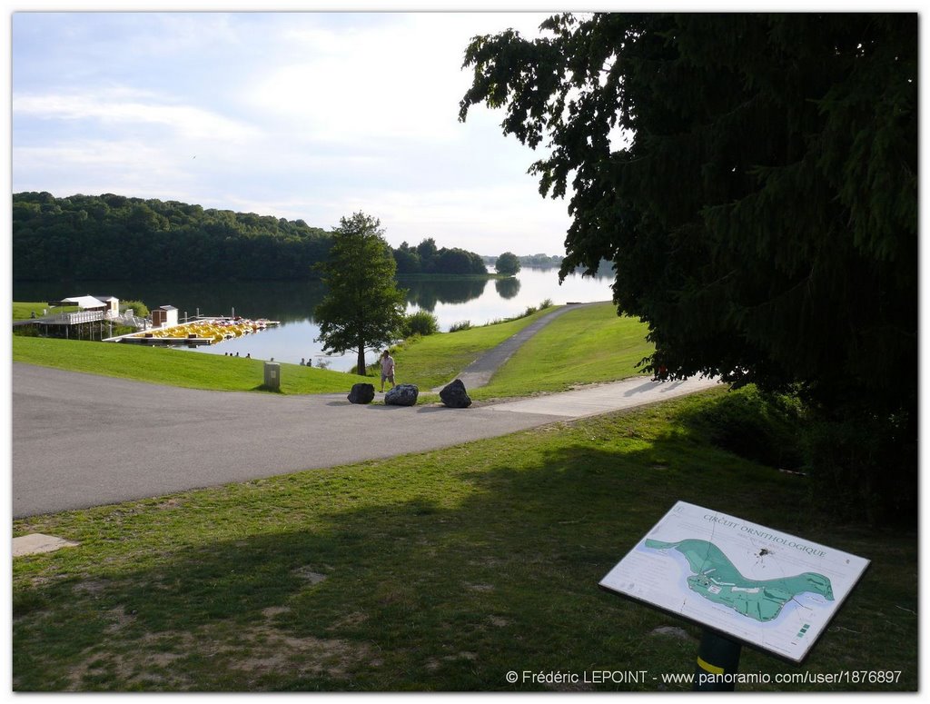 Lac du Val Joly by Frédéric LEPOINT