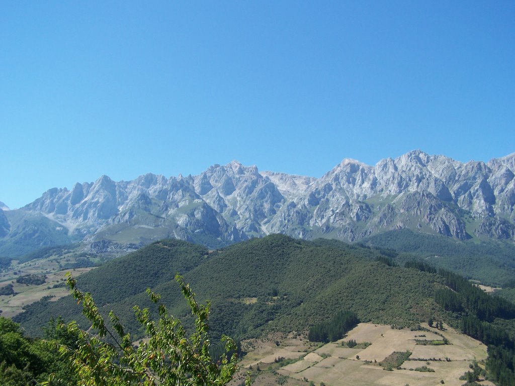 Picos de Europa by finito