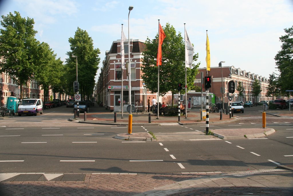 JP Coenstraat en de Abel Tasmanstraat vanaf Kanaalstraat by Carl030nl