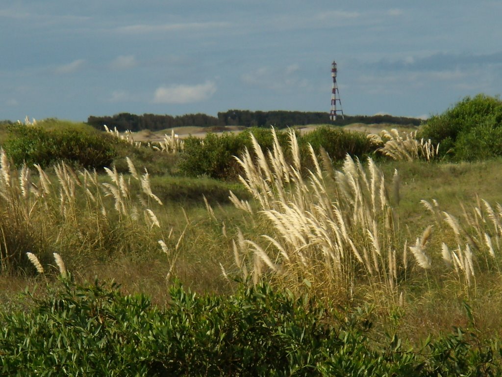 Faro Punta Médanos by gabutnik