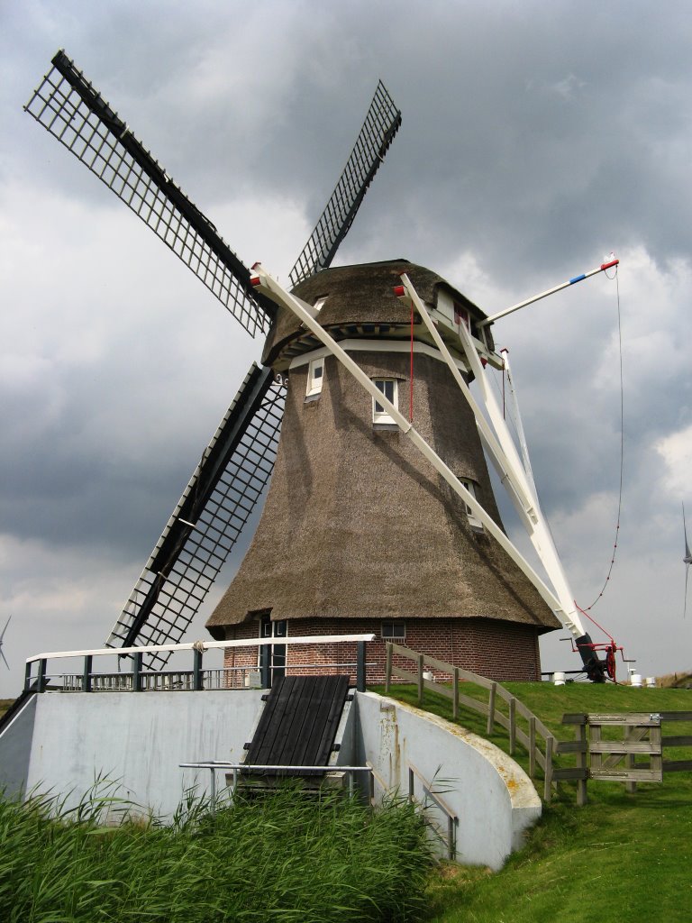 Molen Goliath Eemshaven provincie Groningen by Tik van de Molen