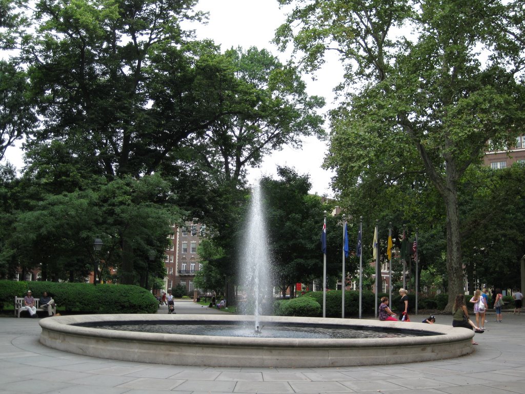 Washington Court fountain by Bret Marr