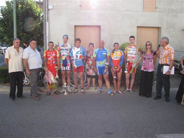 Remise des prix - Course cycliste du 26 juillet 2009 au Mas-Grenier by bernard giguet