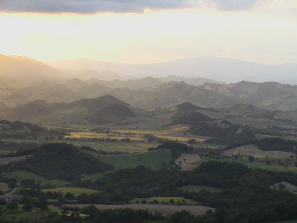 Frontone Pesaro Urbino Marche Italia by chiccofratta