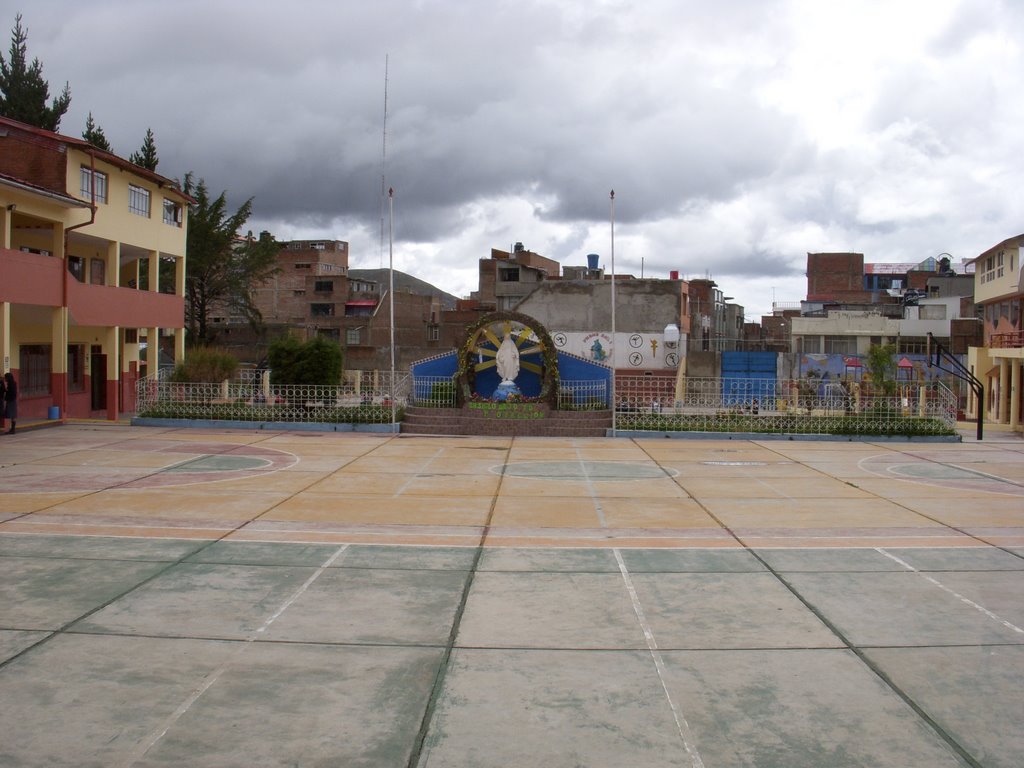 Patio del Colegio La Inmaculada by rbotteri75