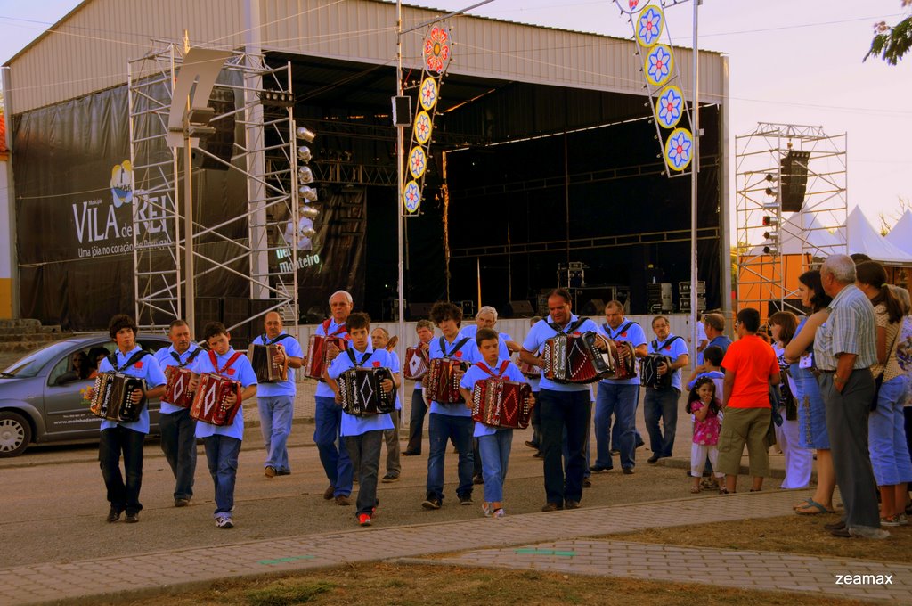 Grupo de Concertinistas da Lousã by Zé Tó Maximiano