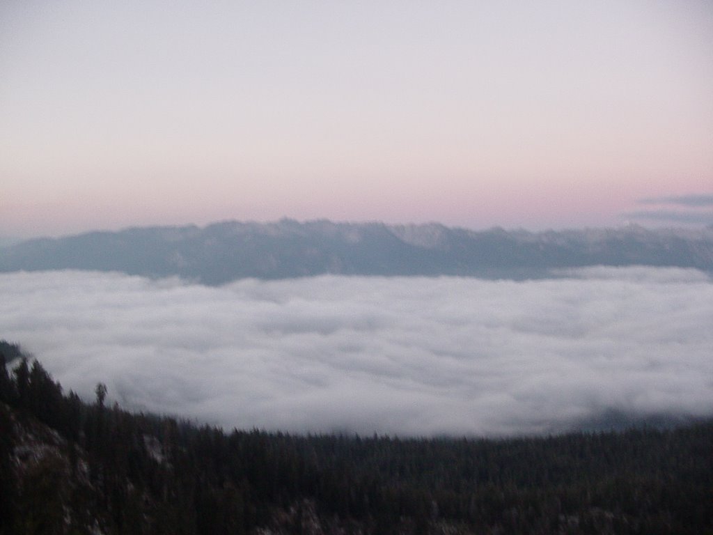 Top of kaiser pass at cell site by strokt20@att.net