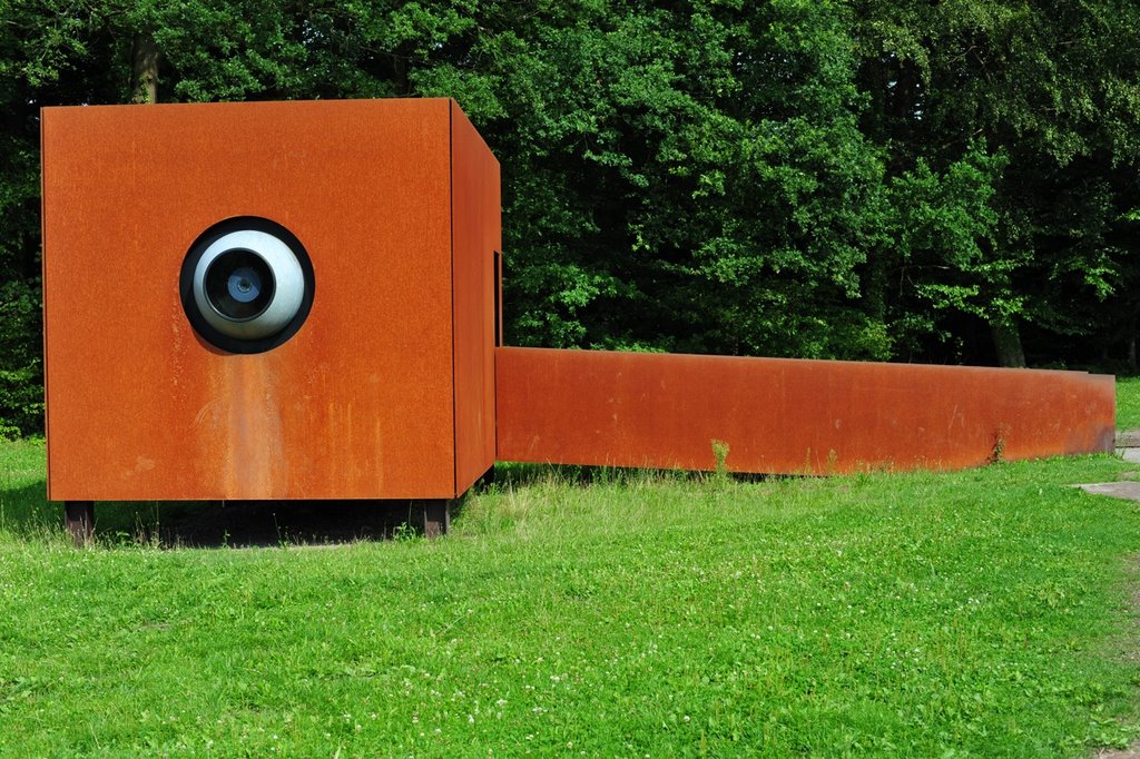 Pavillon des Sehens von der Seite by Michi Feld