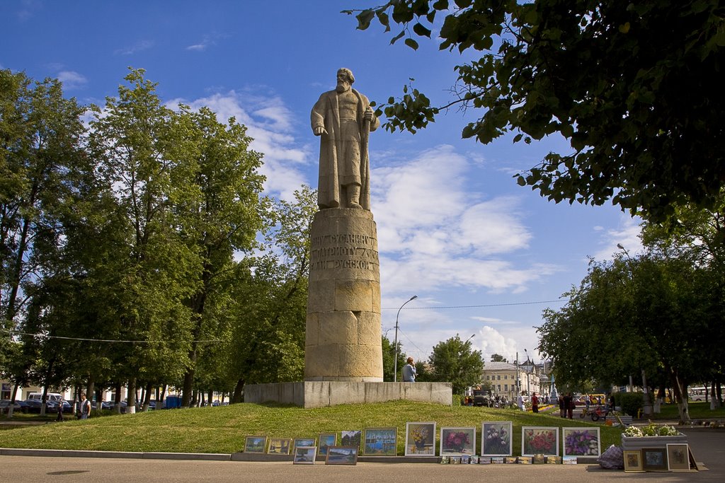 Kostroma, Ivan Susanin, July-2009 by Andrey Zakharov