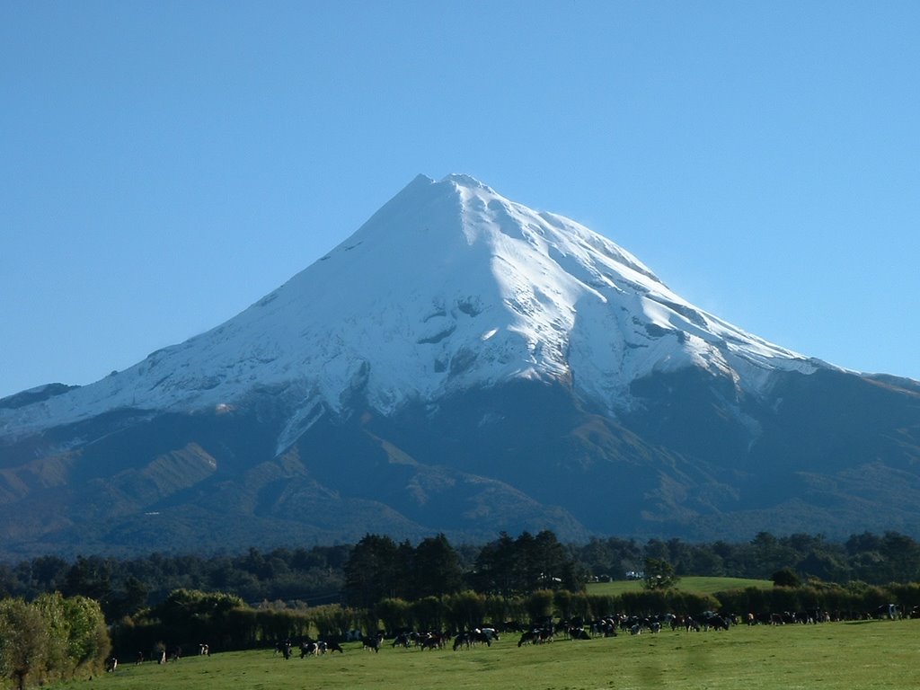 Mt Taranaki New Zealand by Rudi Walter