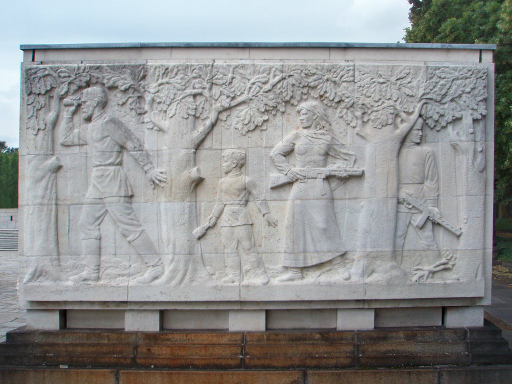 Bas-relief in Soviet War Memorial in Treptower Park by IPAAT