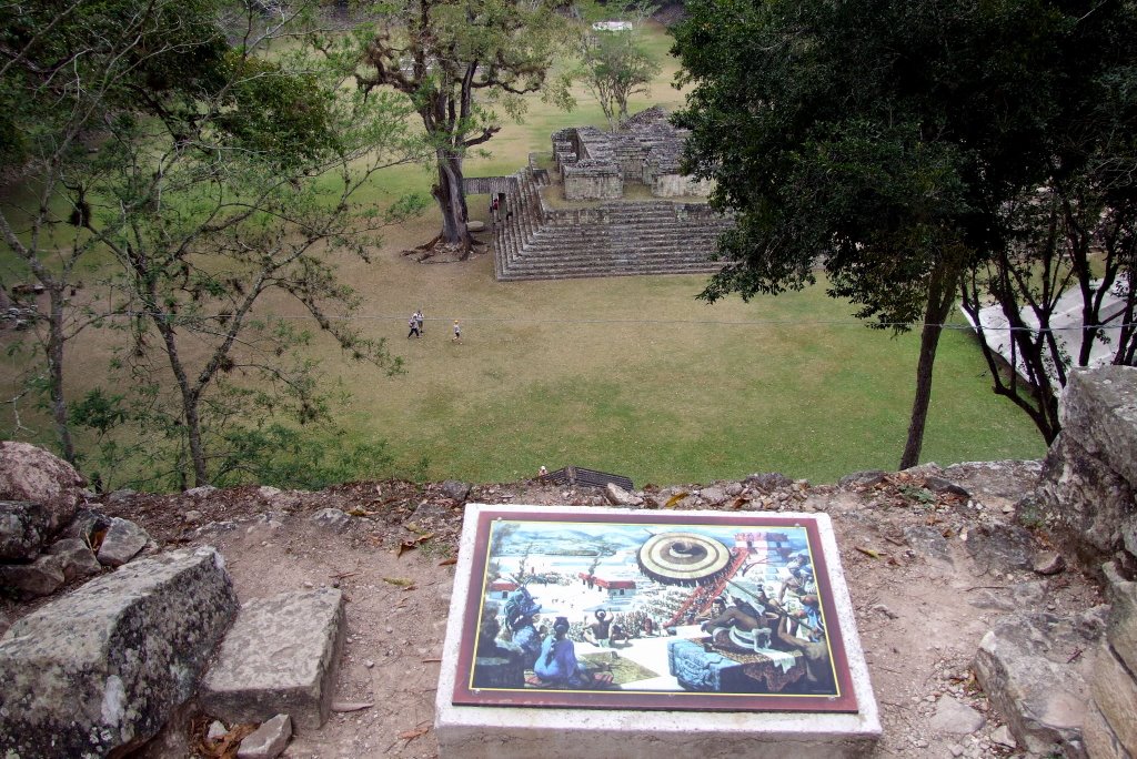 Observatoir d'où on prétend que l'empereur suivait les joutes de pelota, Copán Ruines, Copán, Honduras, Février 2009 by Christian Claveau