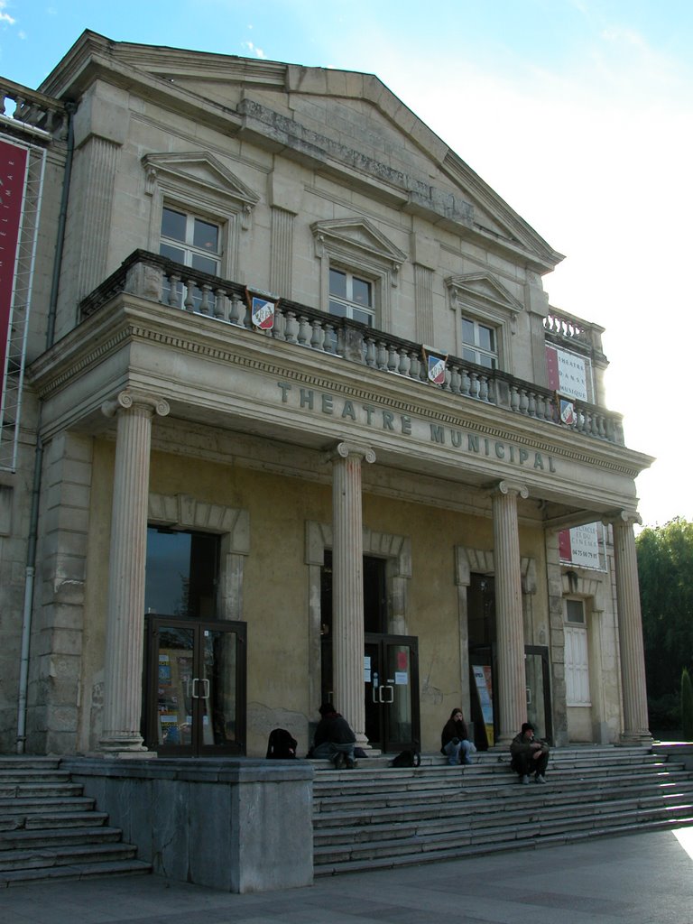 Theatre Municipal by Enrico Joannes