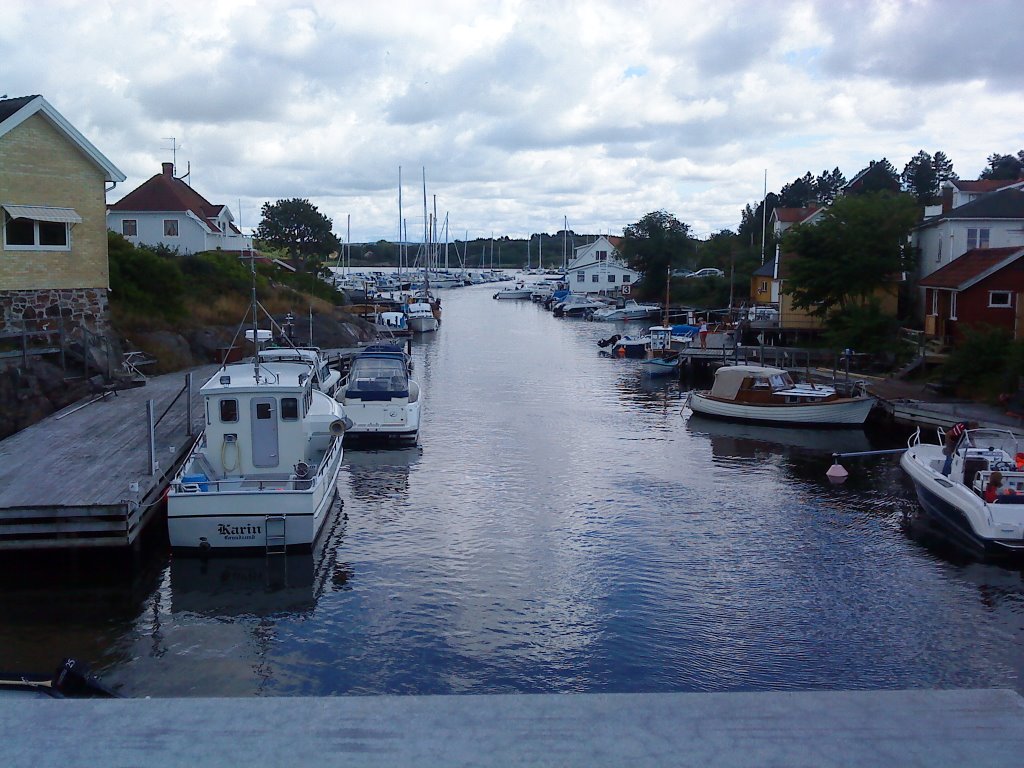 Grundsund vy från bron Öst by Perra Sandén