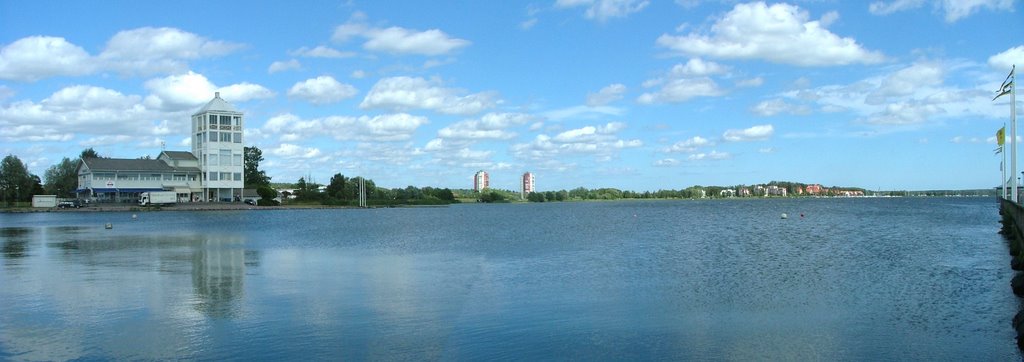 Kanotstadion med Brandholmen by RANL