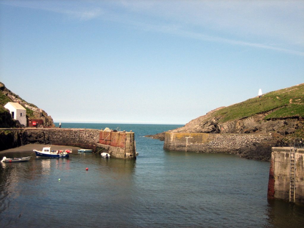 Harbour, Porthgain by arcrom