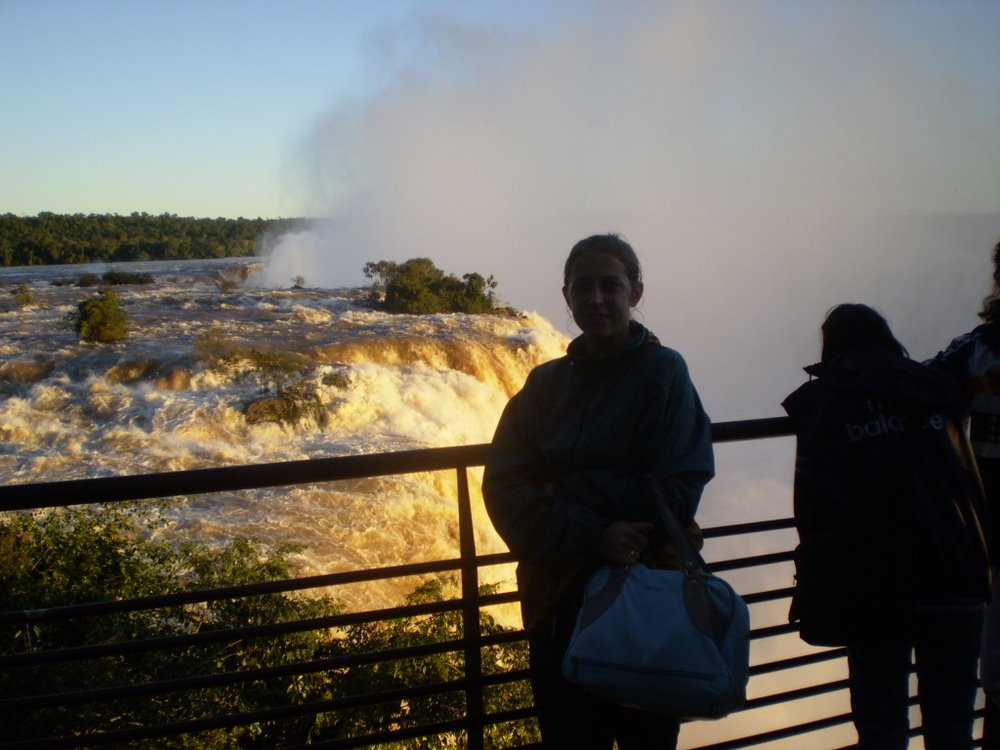 Cataratas del Iguazú. Salto brasilero. Atardecer by Oscar Sacchi