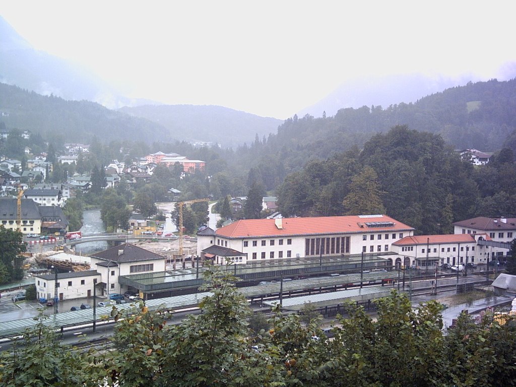 Bahnhof Berchtesgaden Rueckseite by christian17