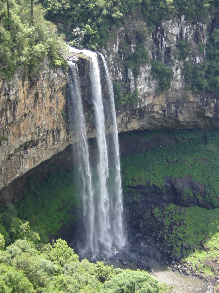 Cascata do Caracol by anaboes