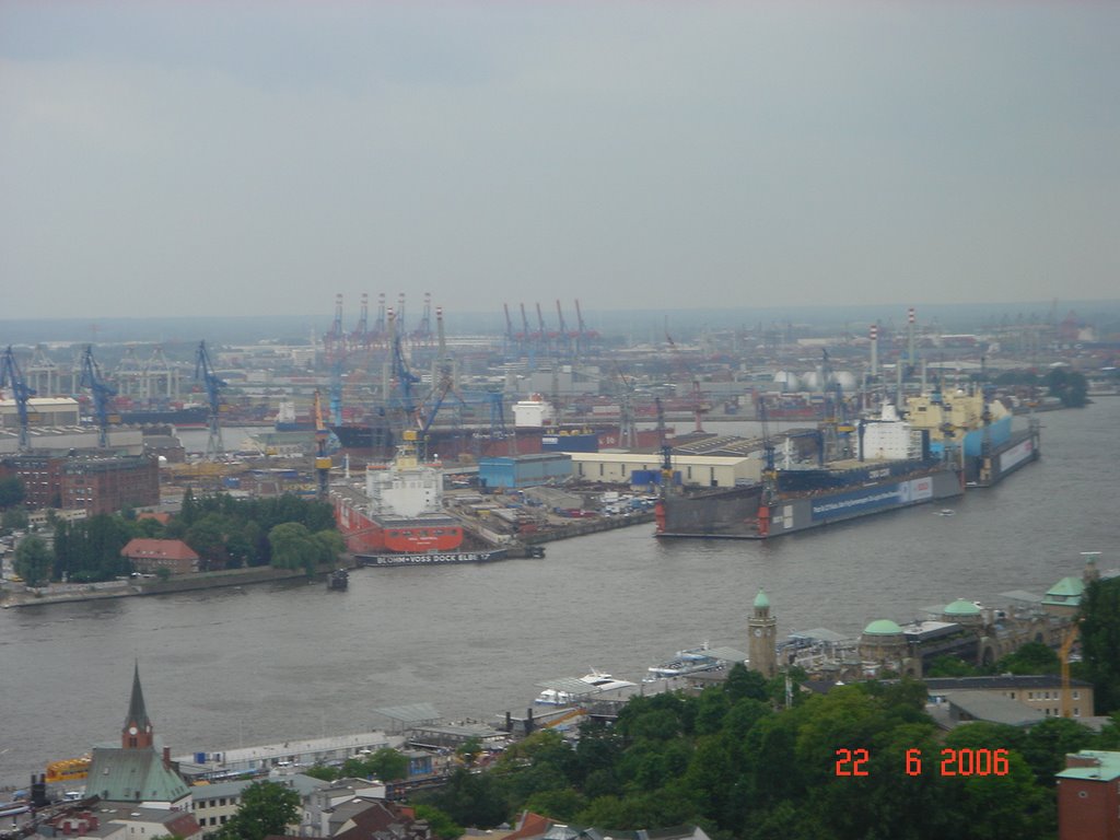 Hamburg Harbour from the top by Martin Oliveira