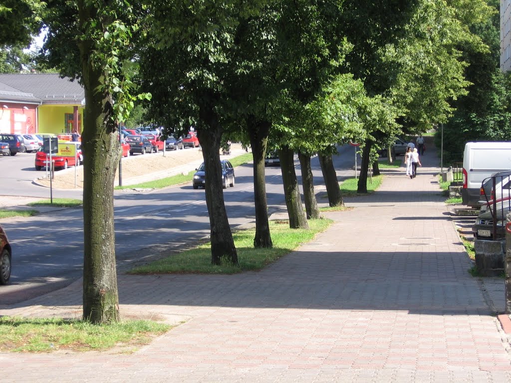 Choszczno, left side - the local supermarket by Yarecky