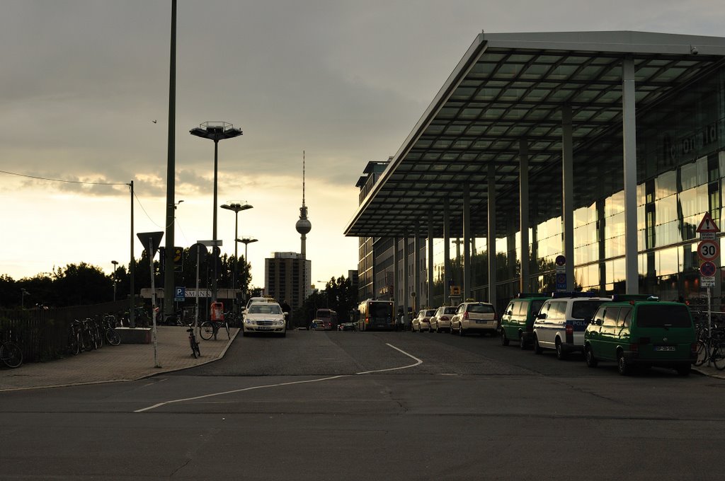 Am Ostbahnhof by maiermo