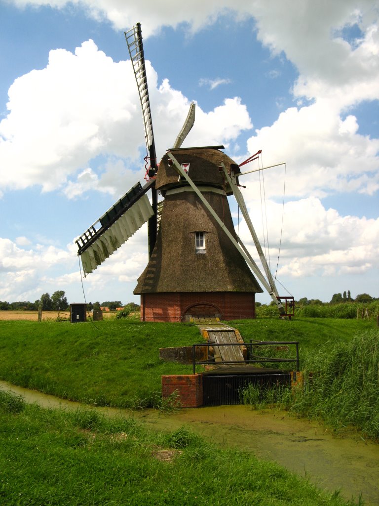 Molen Langelandster molen Garmerwolde provincie Groningen by Tik van de Molen