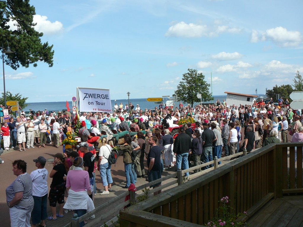 Besucherandrang auf der aalwoche 50 jahre 2009 by renrewur