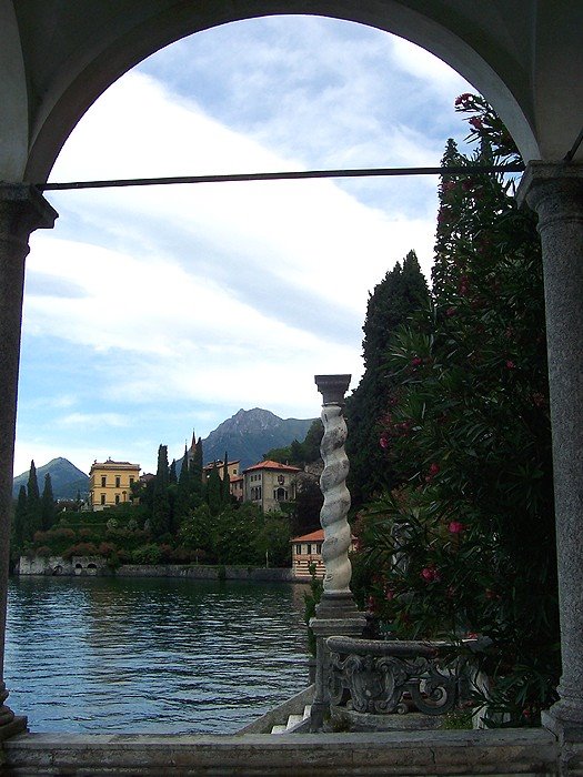 Varenna - Scorcio del Lago di Como dai Giardini di Villa Monastero by MarkusMark2