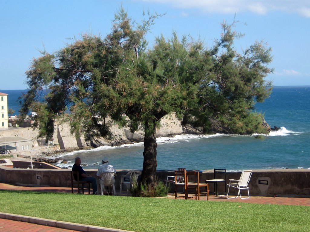 Piazza Bovio by Il Pescatore