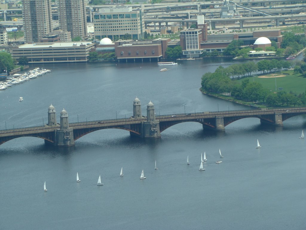 Longfellow bridge by Perry Tang